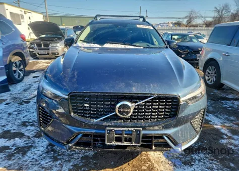 2023 Volvo Xc60 Plus из США, поврежденный, VIN YV4H60DW5P1218372